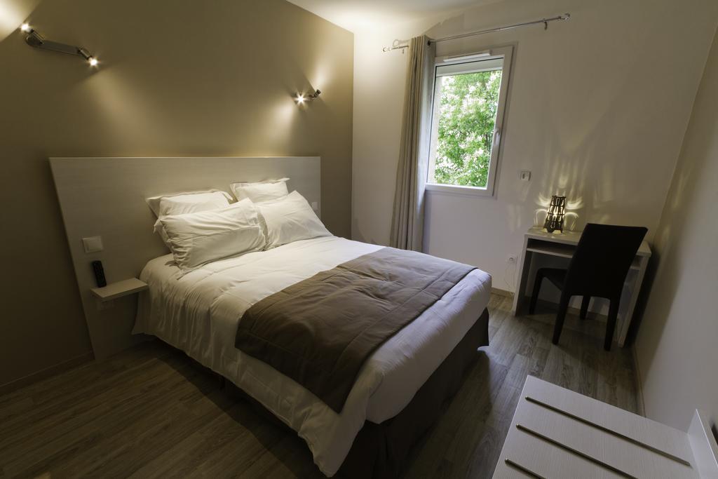Hotel Les Petits Oreillers Saint-Martin-d'Ardeche Room photo